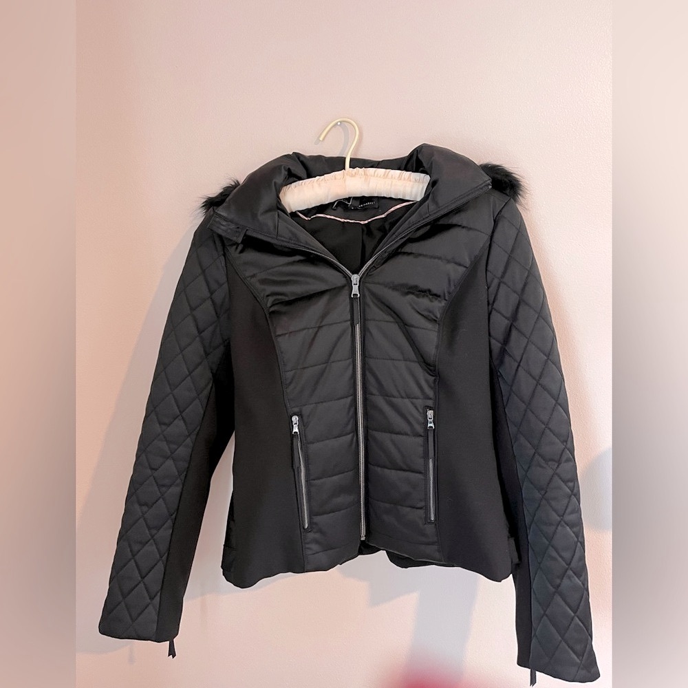 White House Black Market Women's Black Quilted Puffer Jacket